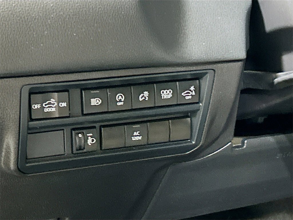 Used 2024 Toyota Tundra Limited image 8