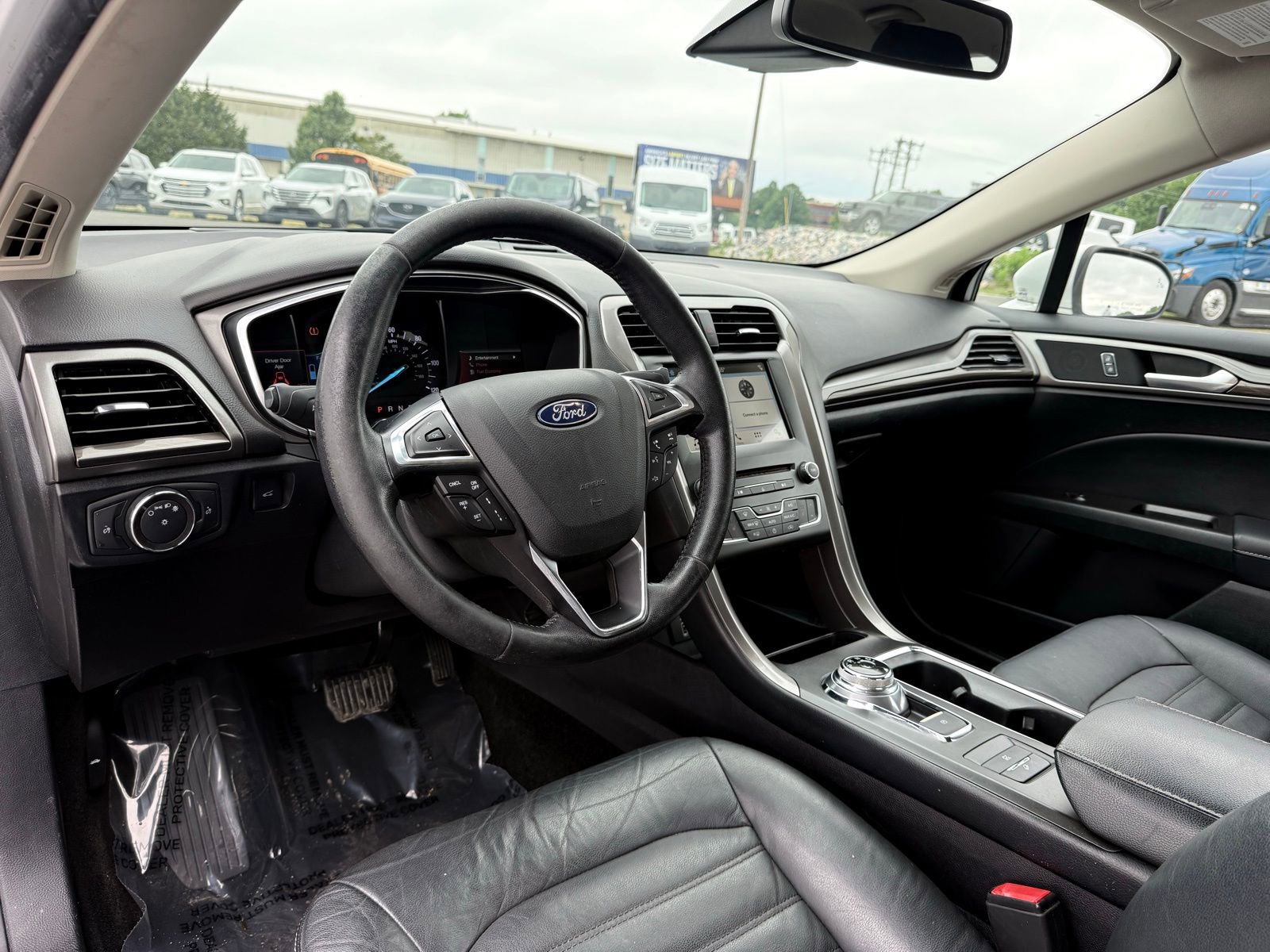 Used 2018 Ford Fusion SE w/ Equipment Group 602A FWD image 13