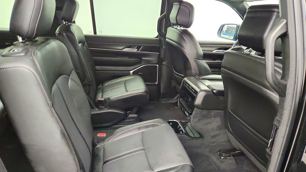 Used 2023 Jeep Wagoneer Series II w/ Premium Group I image 23
