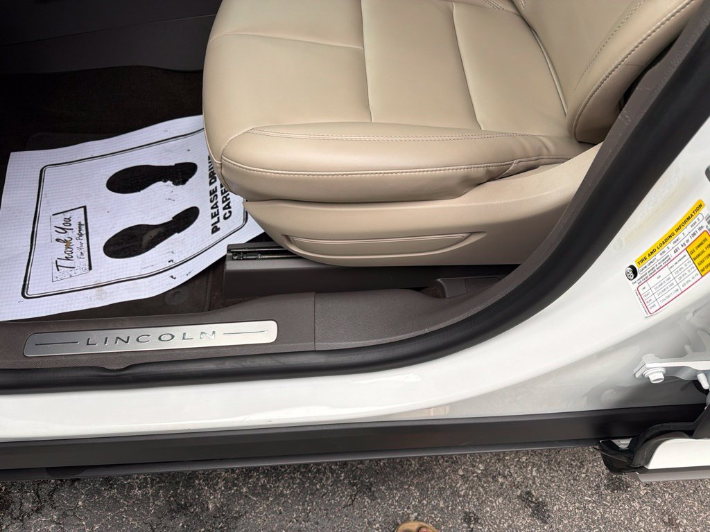 Used 2023 Lincoln Corsair AWD image 19