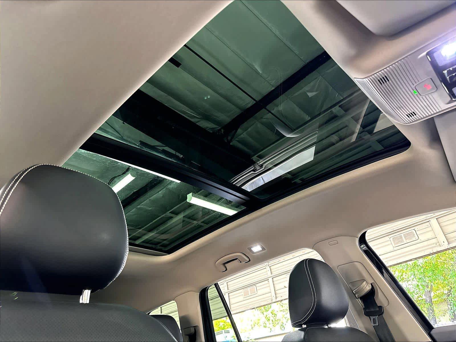 Certified 2026 Volkswagen Atlas SE w/ Panoramic Sunroof Package FWD image 31