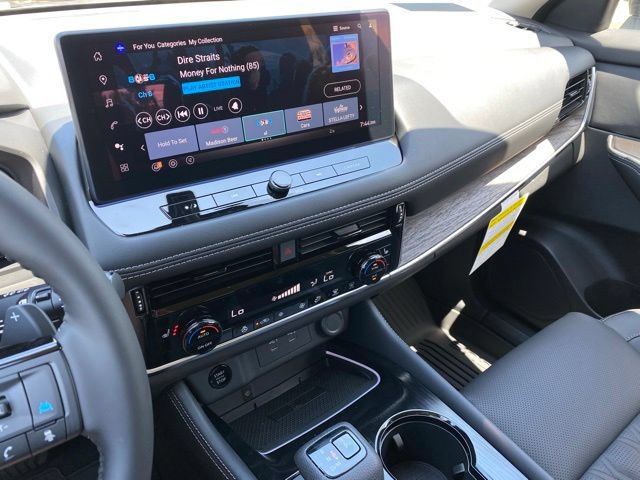New 2026 Nissan Rogue Platinum AWD/4WD image 17