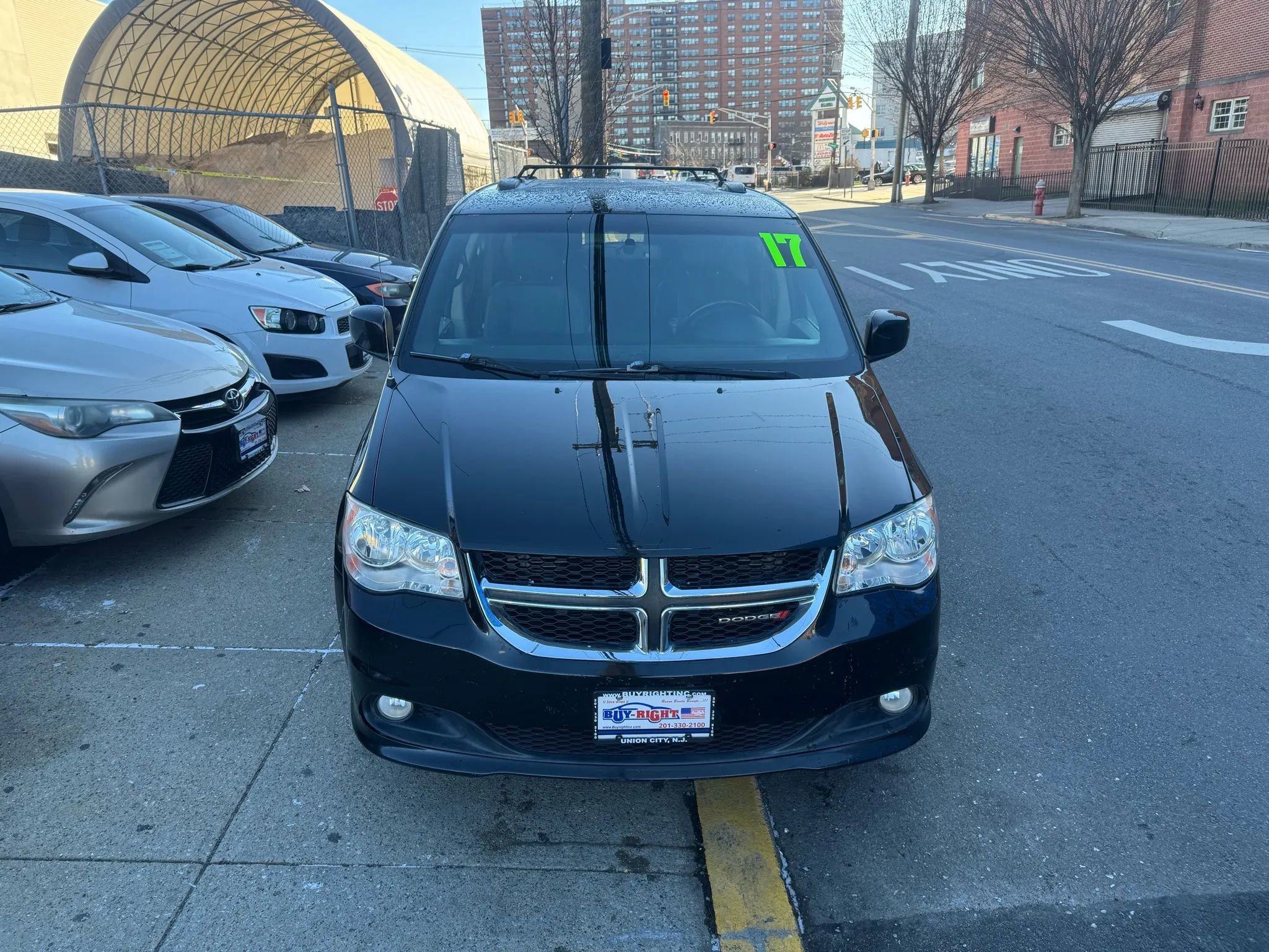 Used 2017 Dodge Grand Caravan SXT image 14