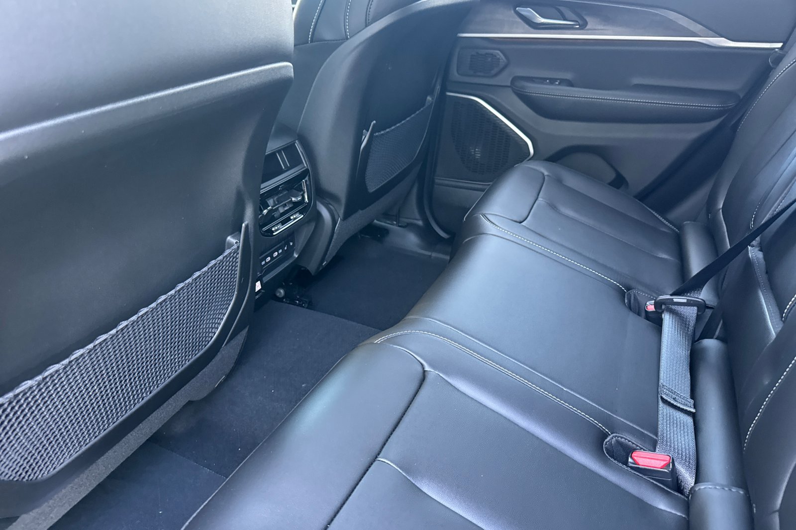 New 2026 Jeep Grand Cherokee Limited w/ Limited Altitude Package image 11