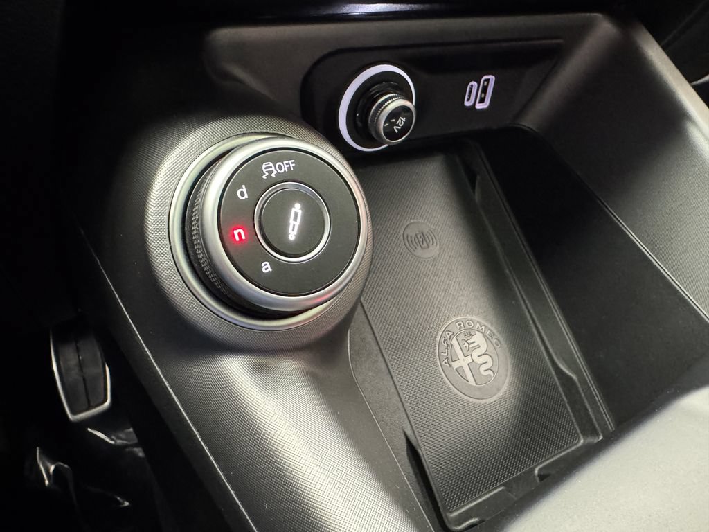 Used 2024 Alfa Romeo Tonale Veloce AWD/4WD image 19