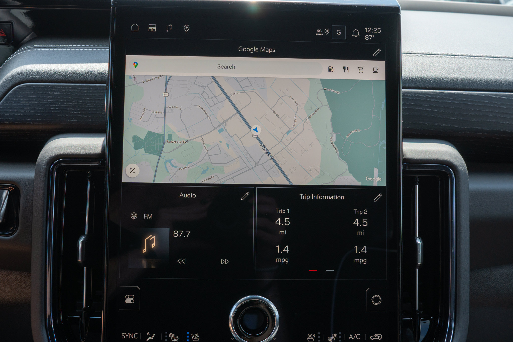 New 2026 GMC Yukon AT4 Ultimate AWD/4WD image 16