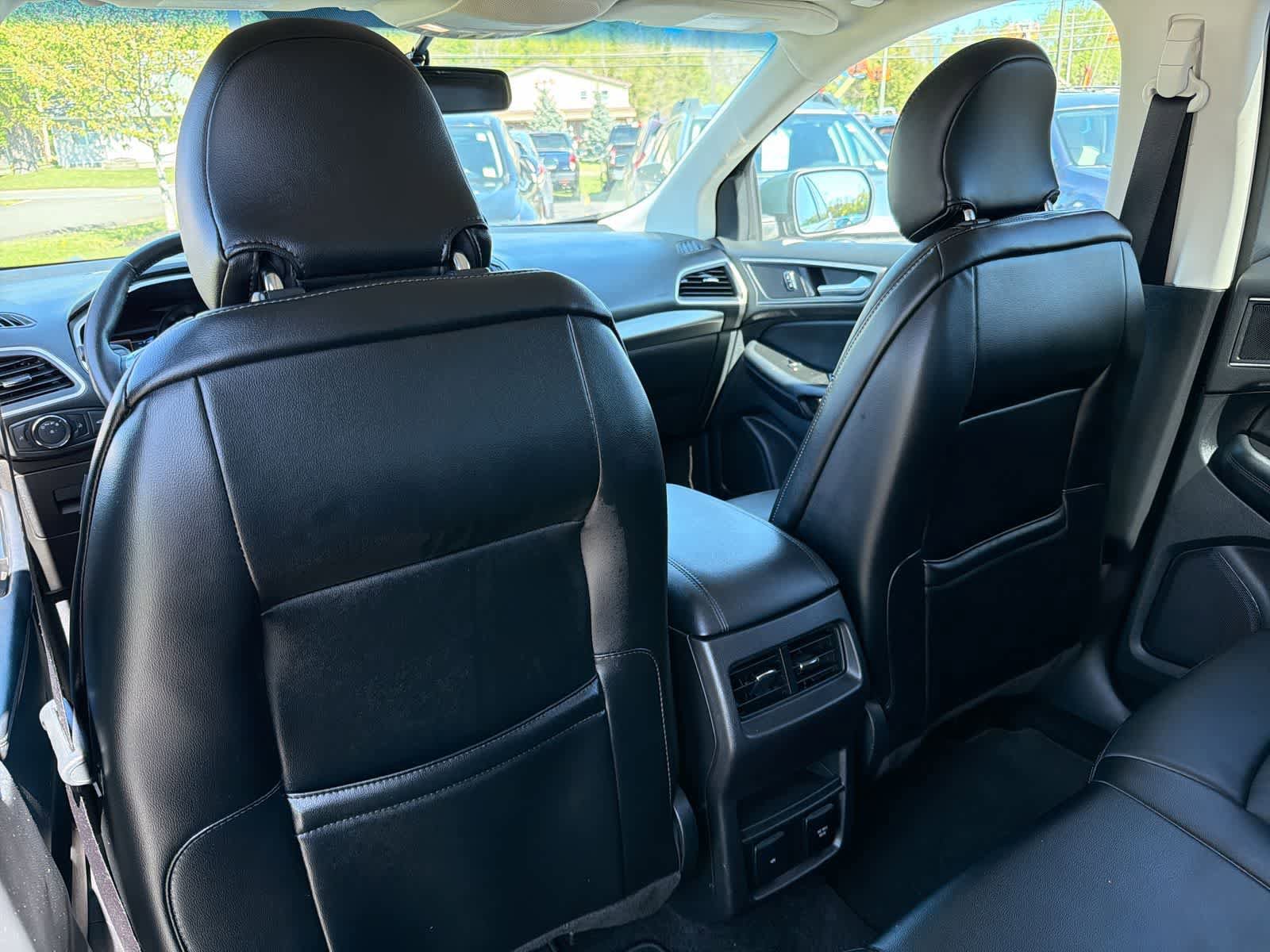 Used 2016 Ford Edge SEL w/ Equipment Group 201A AWD/4WD image 19