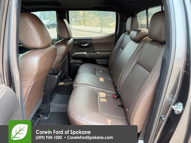 Used 2017 Toyota Tacoma Limited w/ Tow Package AWD/4WD image 11