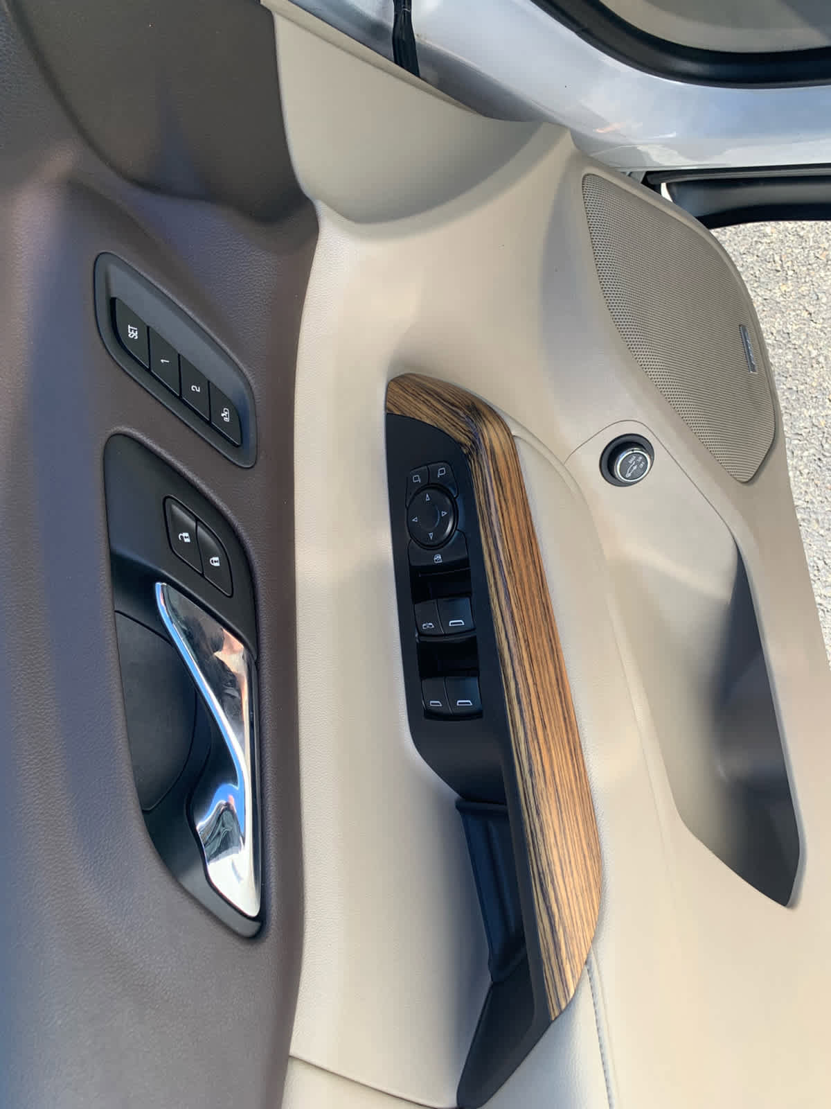 Used 2017 GMC Acadia Denali image 13