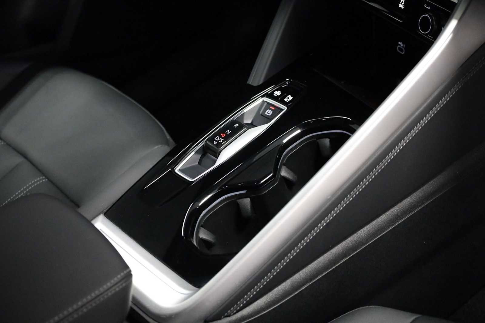 Certified 2025 Audi Q5 Premium Plus w/ Premium Plus AWD/4WD image 20