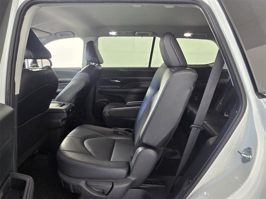 Used 2024 Toyota Grand Highlander FWD image 8
