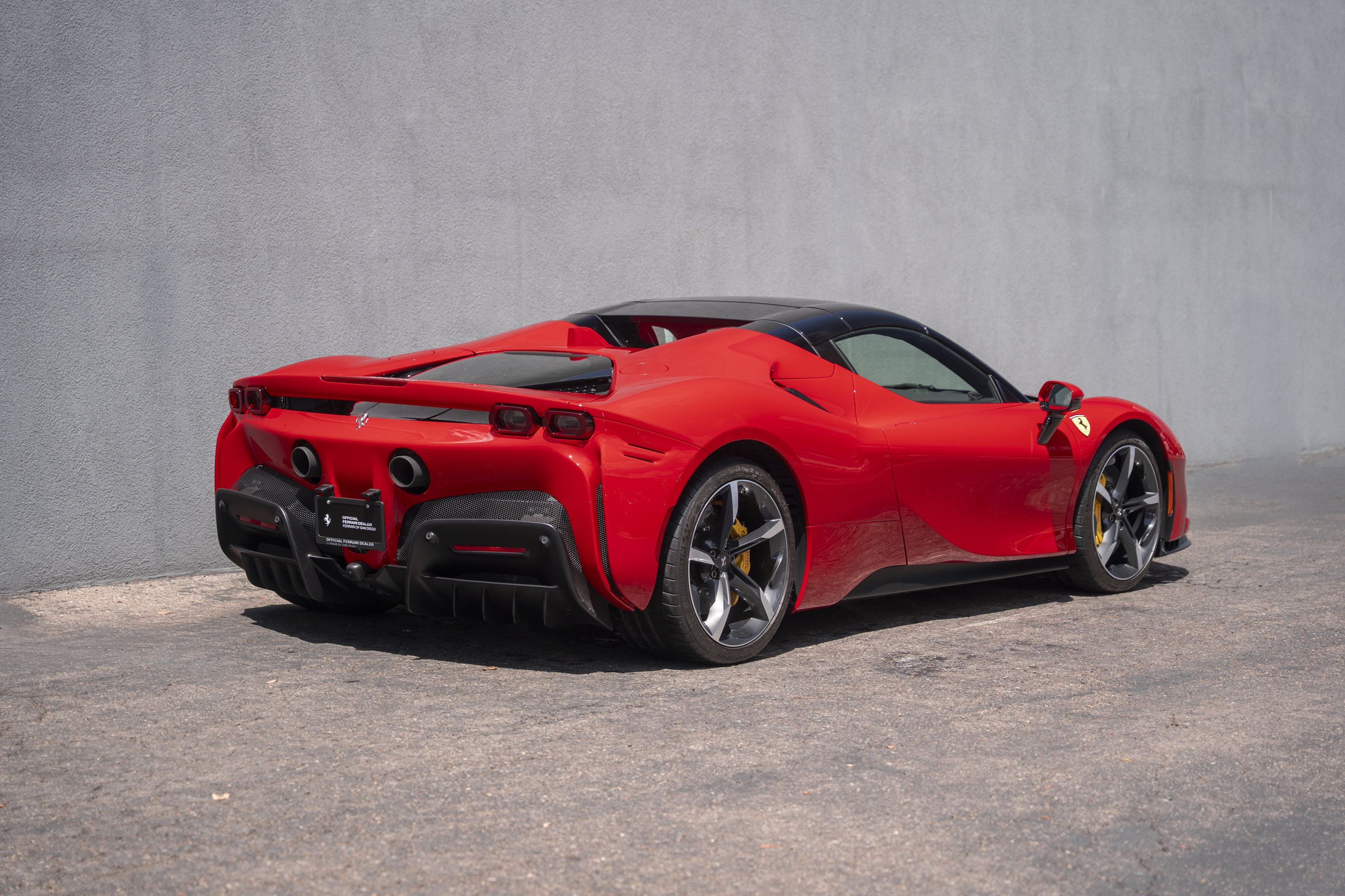Used 2022 Ferrari SF90 Spider AWD/4WD image 11
