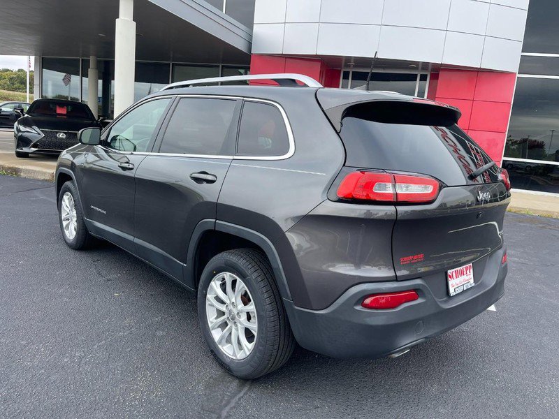 Used 2017 Jeep Cherokee Latitude w/ Cold Weather Group image 4