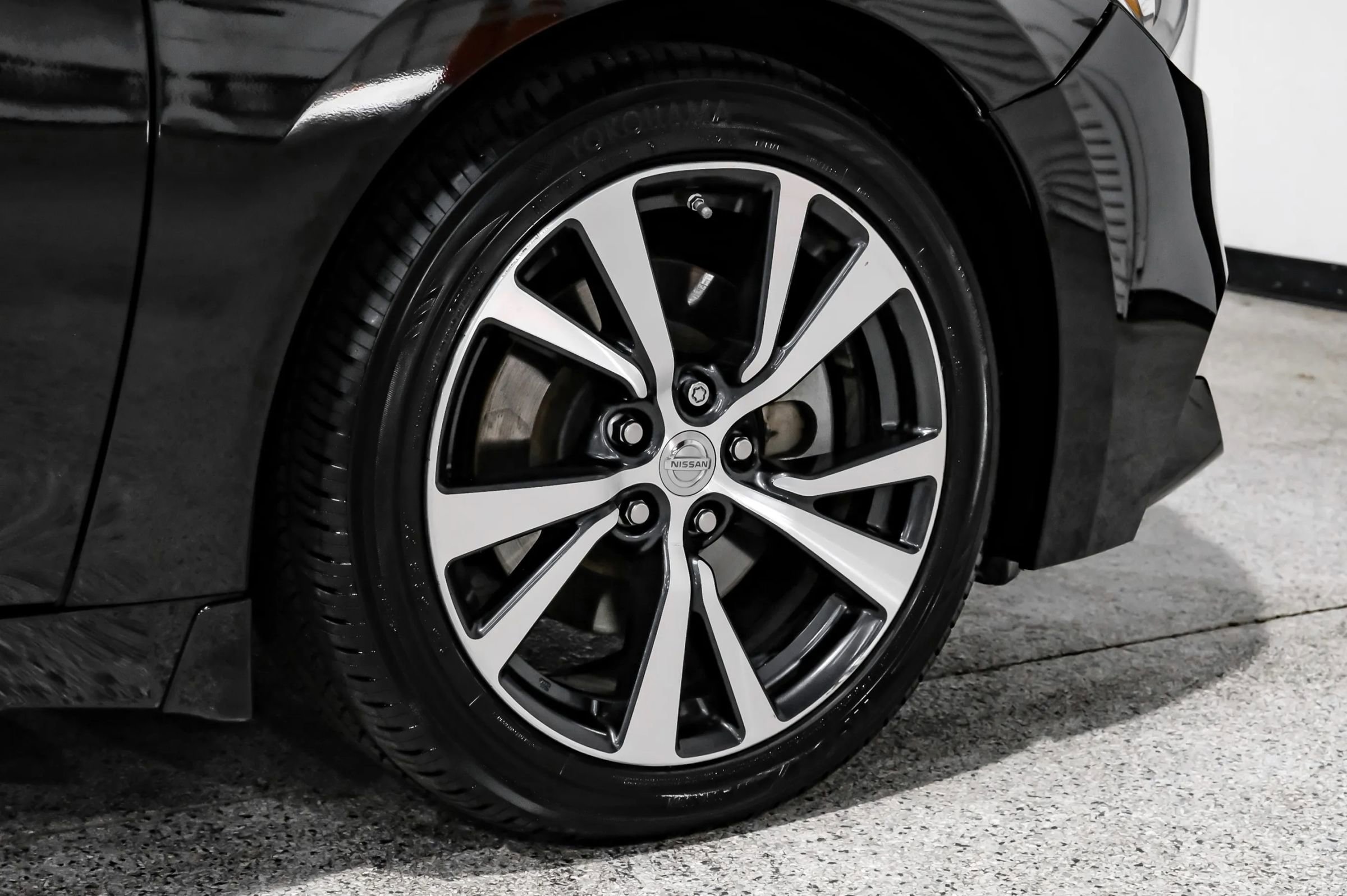 Used 2017 Nissan Maxima Platinum FWD image 71