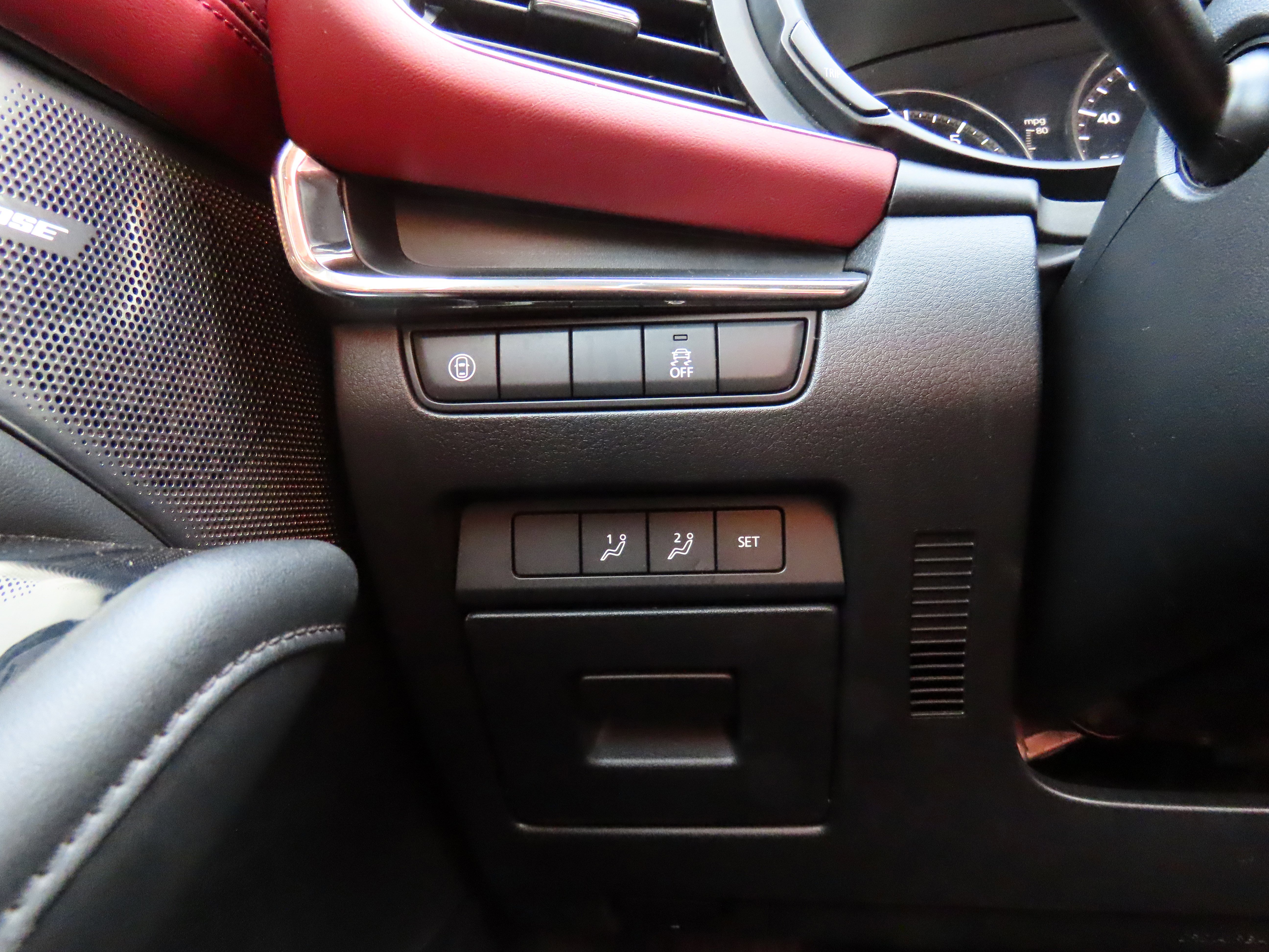 Used 2019 MAZDA MAZDA3 Hatchback w/ Premium Package image 36