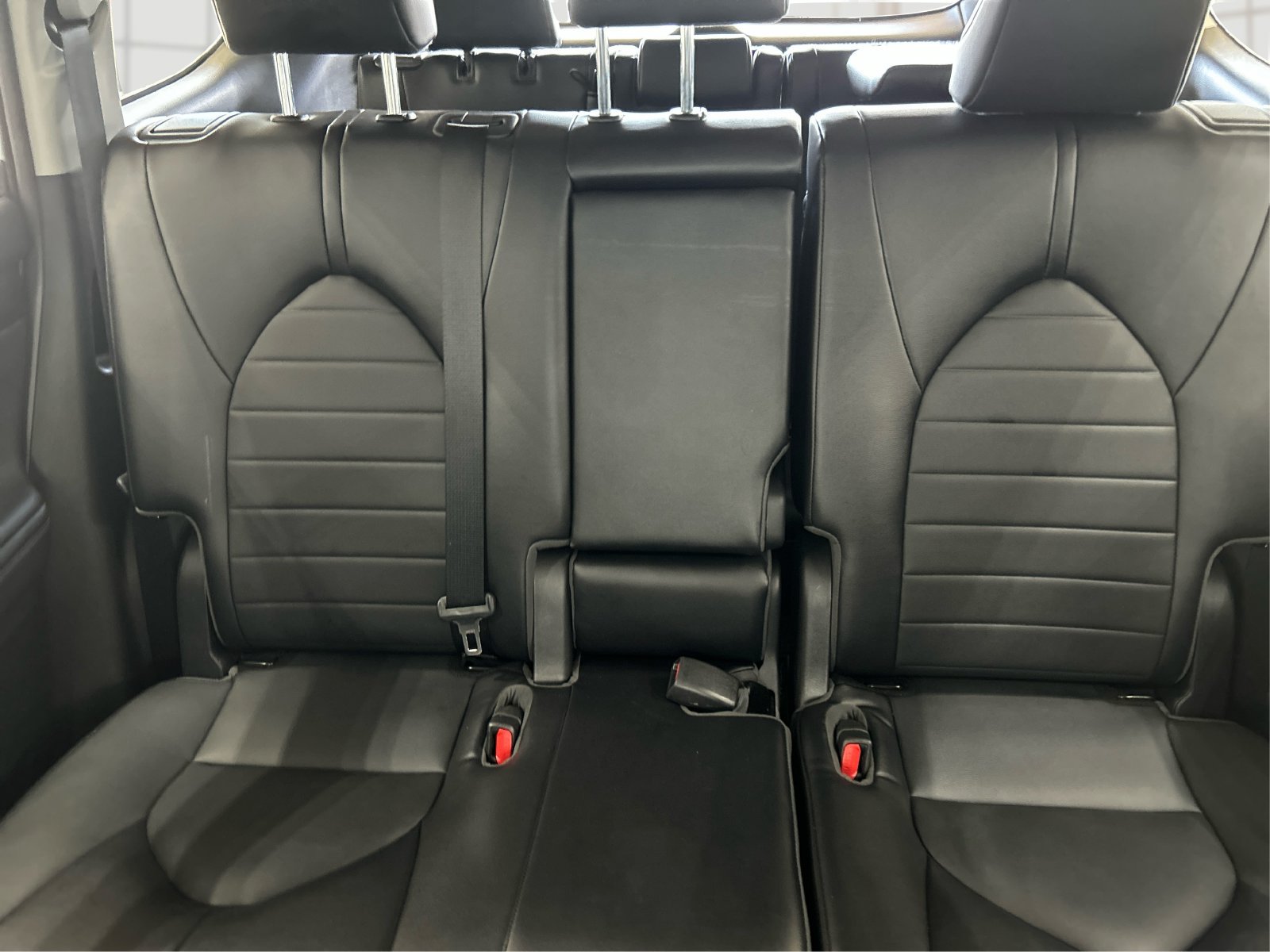 Used 2022 Toyota Highlander XLE AWD/4WD image 14