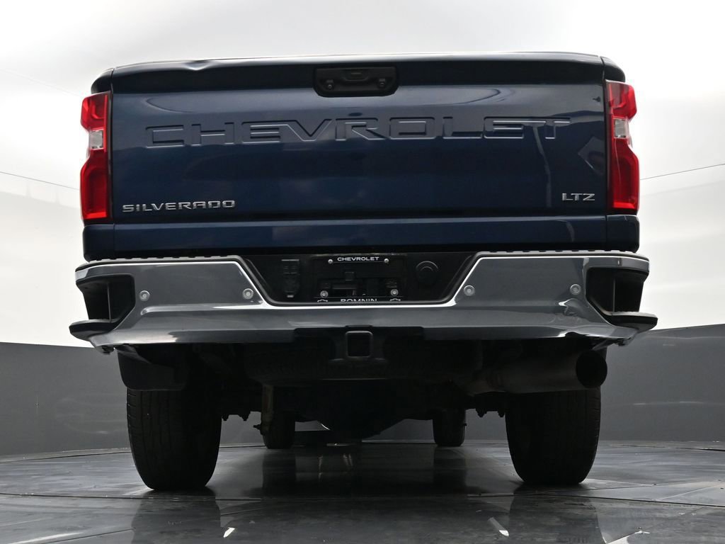 Used 2022 Chevrolet Silverado 2500 LTZ w/ LTZ Premium Package image 23