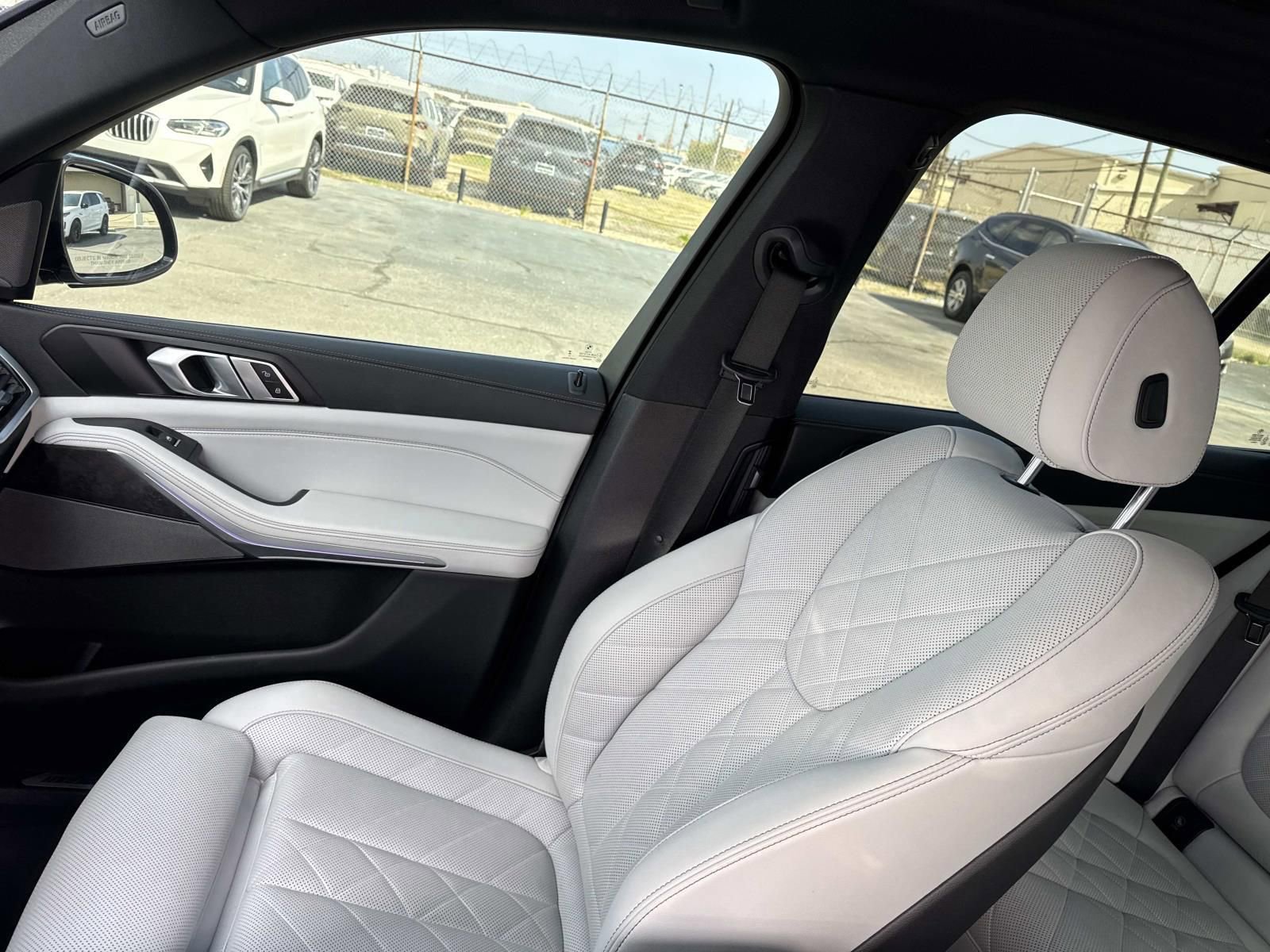 Used 2023 BMW X5 sDrive40i w/ M Sport Package image 16