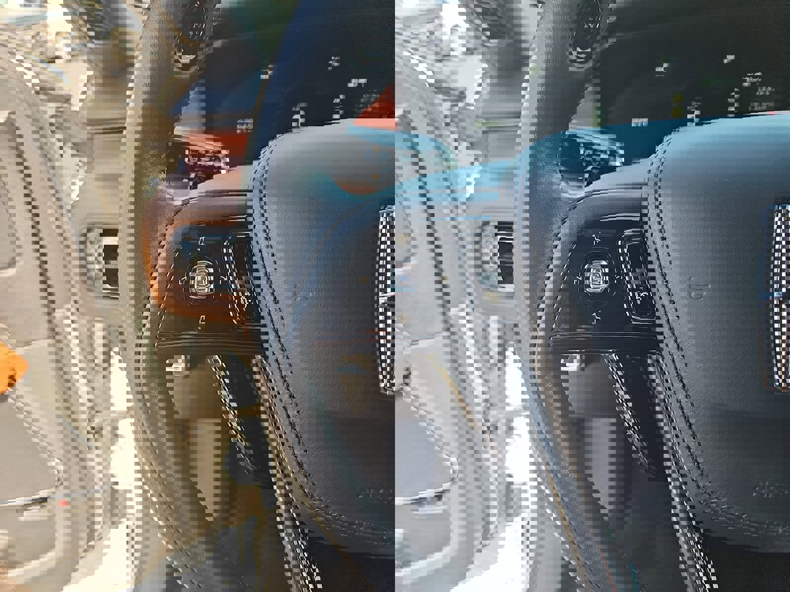 Used 2023 Lincoln Aviator Reserve RWD image 18