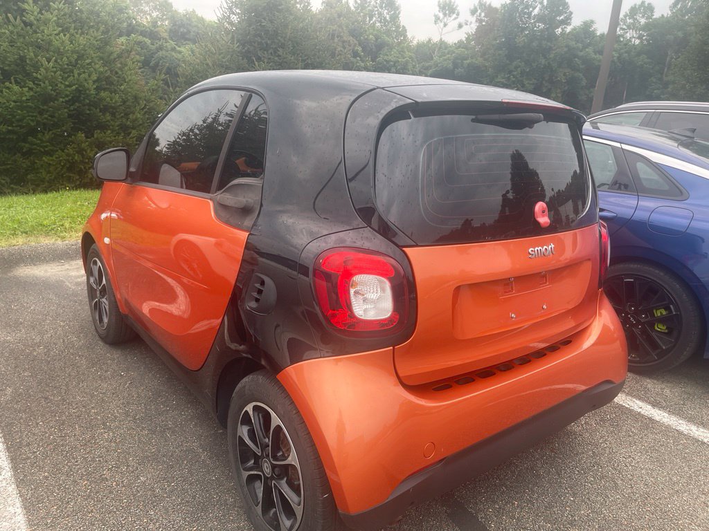 Used 2016 smart fortwo Coupe RWD image 3