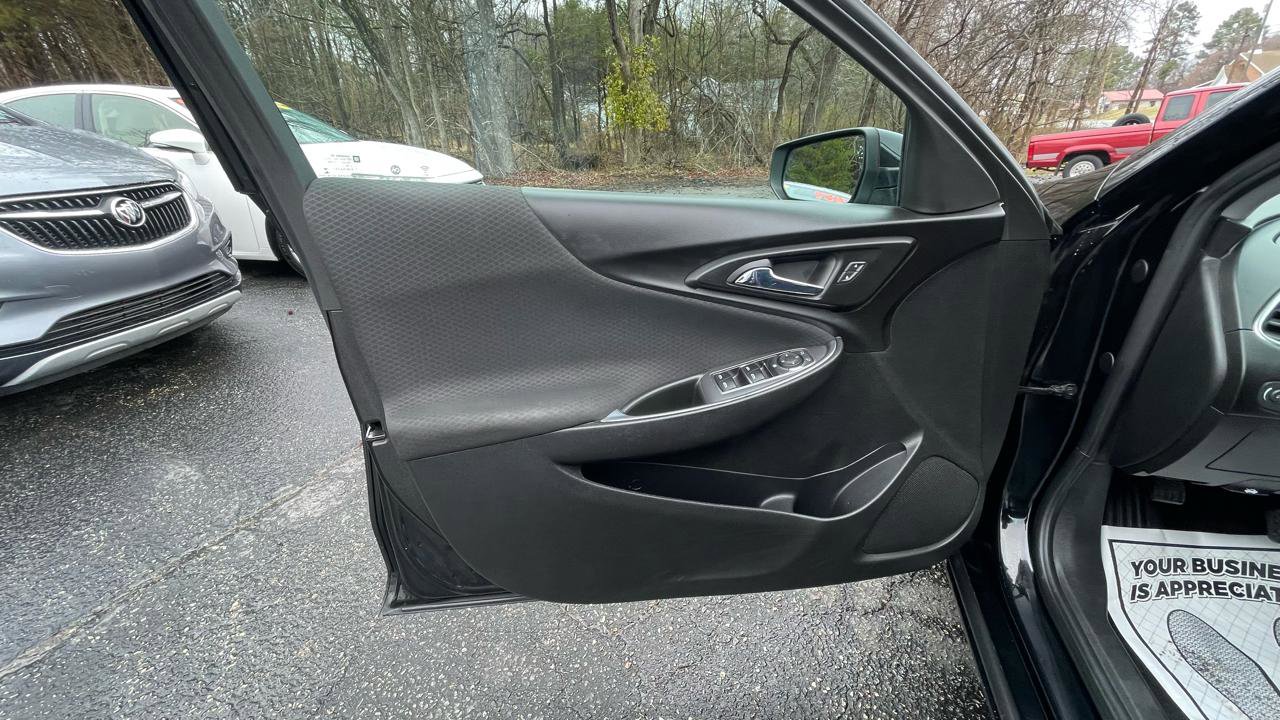 Used 2021 Chevrolet Malibu LT image 16