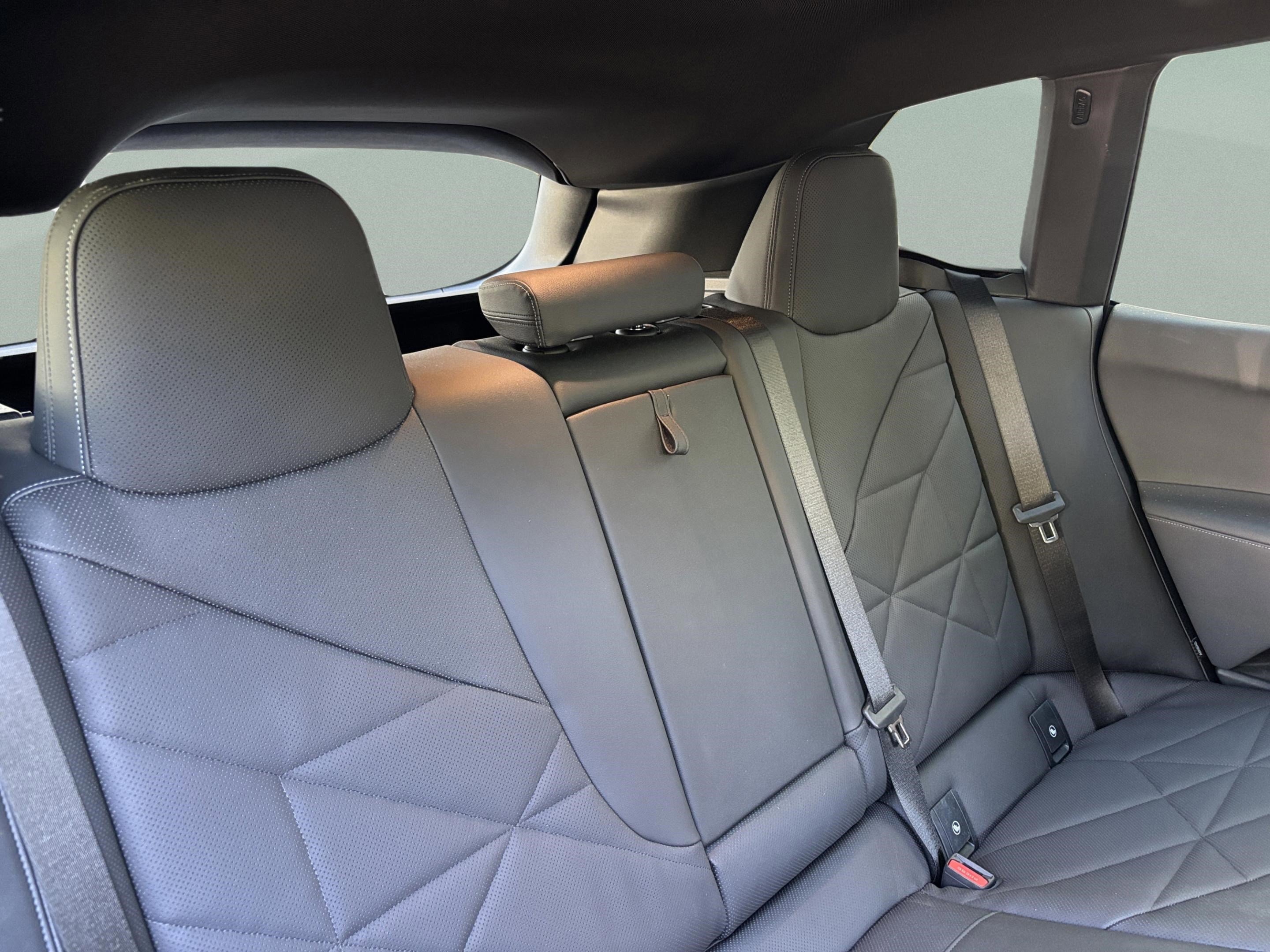 Used 2024 BMW iX xDrive50 AWD/4WD image 31