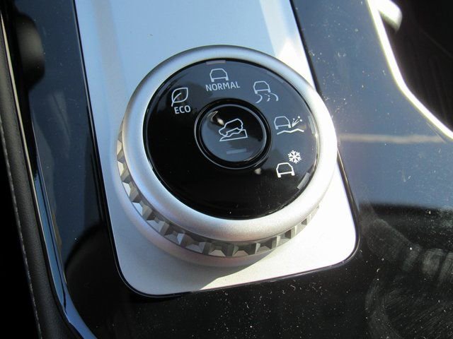 New 2025 Mitsubishi Outlander SE image 21