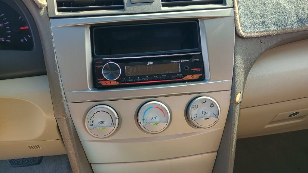 Used 2010 Toyota Camry FWD image 27