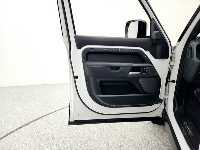 Certified 2023 Land Rover Defender 110 X-Dynamic SE image 25