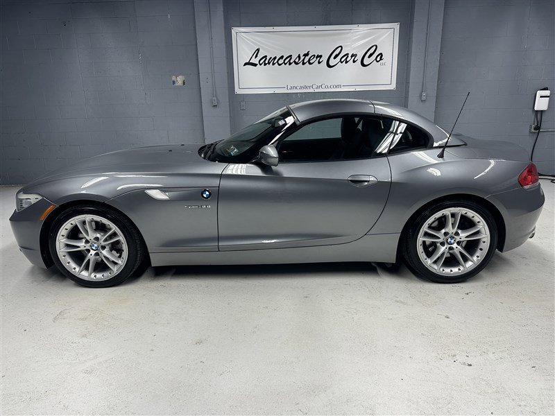 Used 2010 BMW Z4 sDrive30i image 9