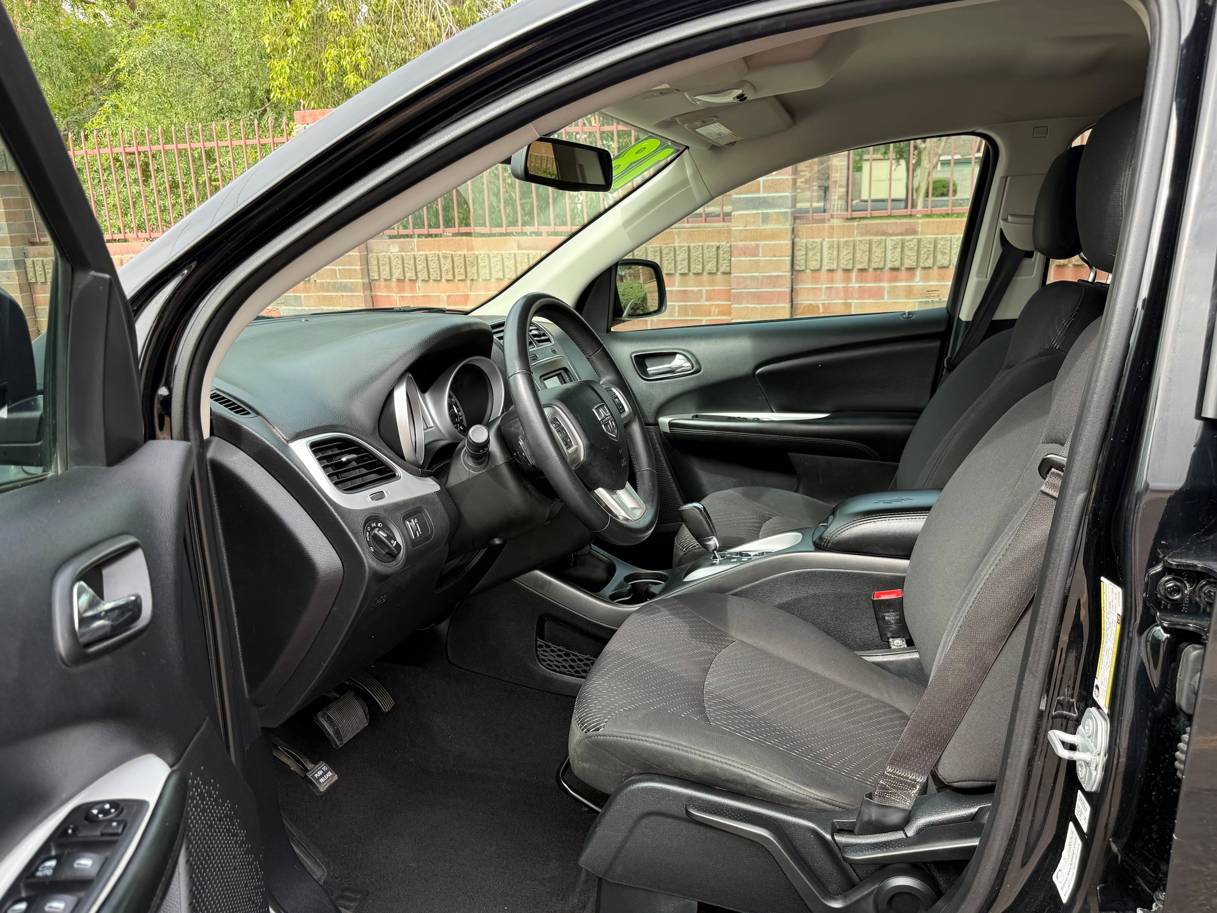 Used 2018 Dodge Journey SXT w/ Blacktop Package FWD image 6