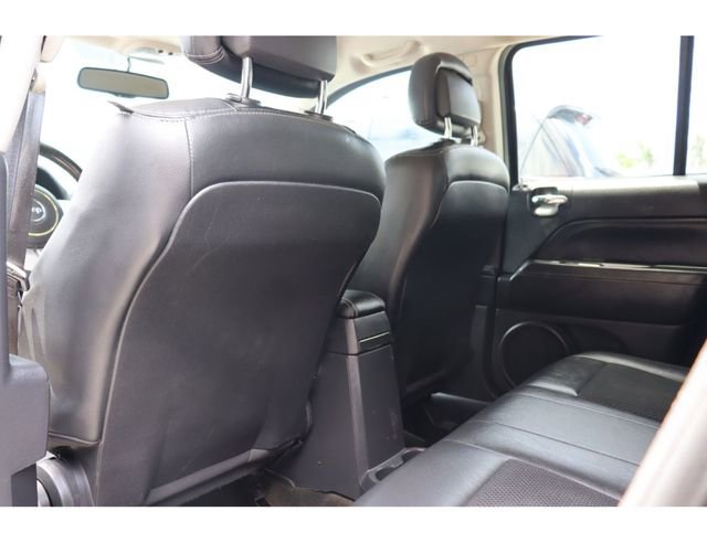 Used 2016 Jeep Compass Latitude FWD image 25