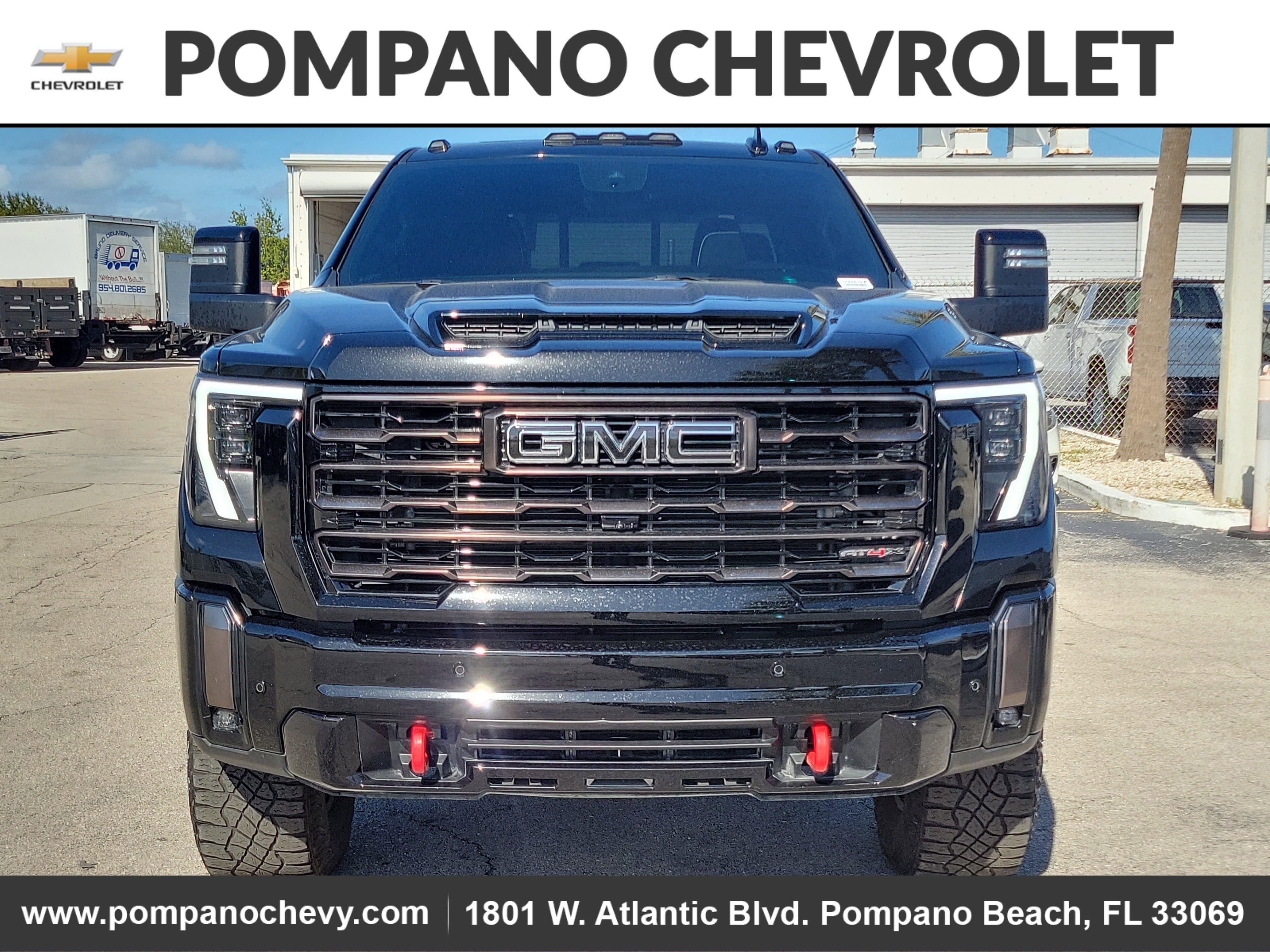 Used 2024 GMC Sierra 2500 AT4X image 8