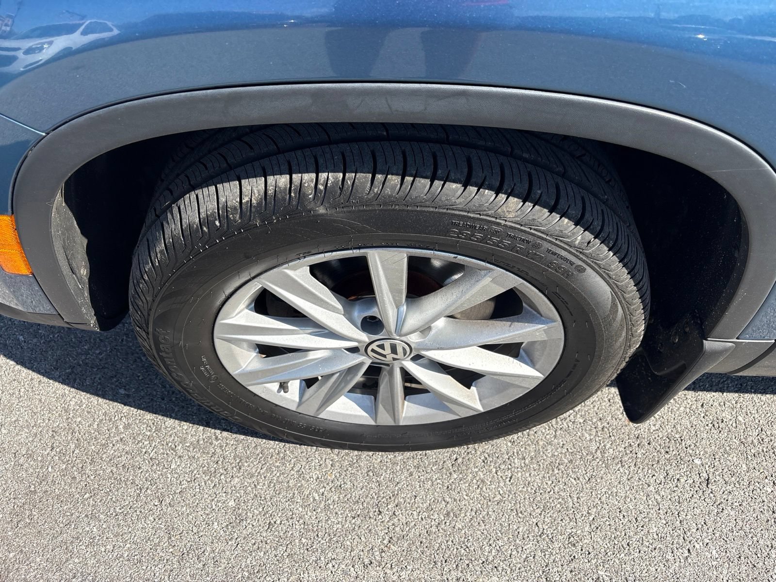 Used 2017 Volkswagen Tiguan Limited w/ Alloy Wheels Package FWD image 10