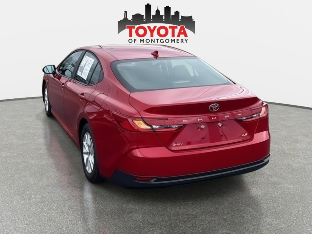 Used 2025 Toyota Camry LE image 4