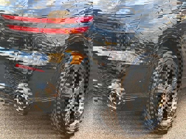 Used 2025 Genesis GV70 3.5T Sport w/ Sport Advanced Package image 14