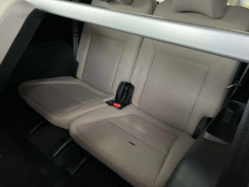 Used 2020 Kia Sorento LX image 25