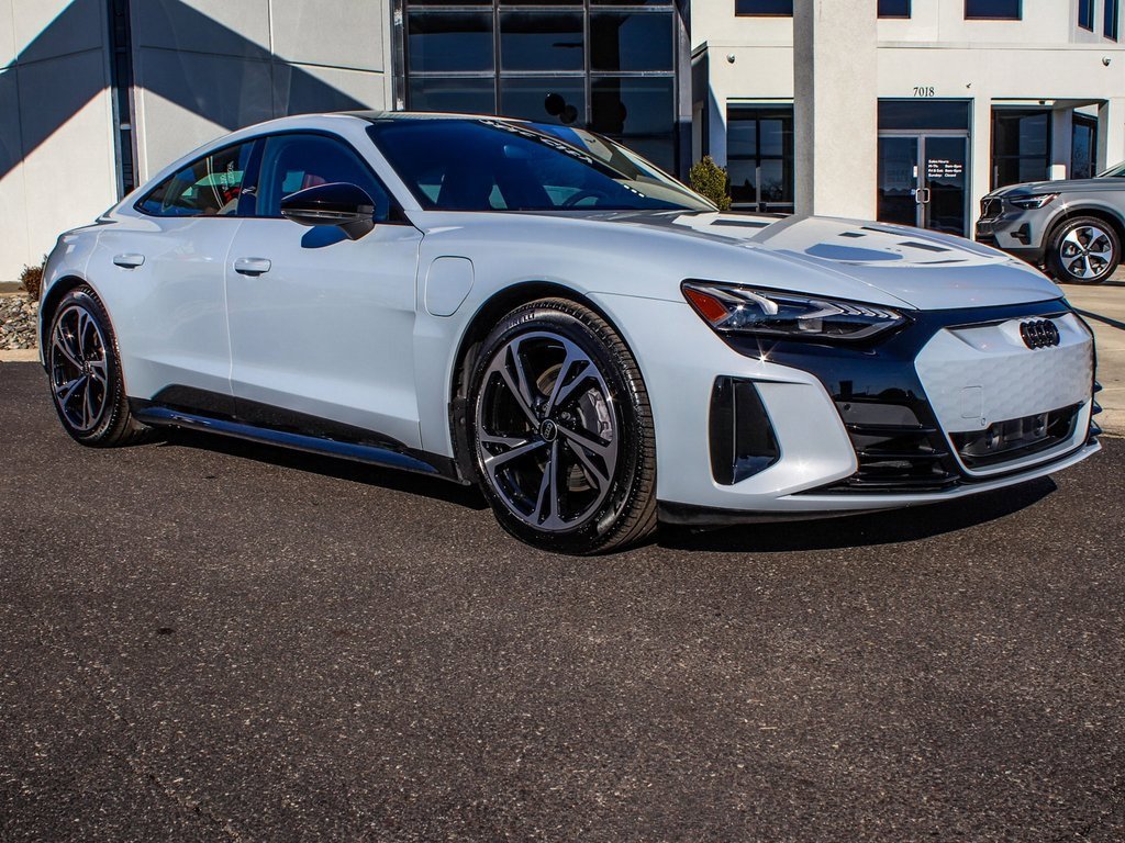 Used 2024 Audi e-tron GT Premium Plus image 3