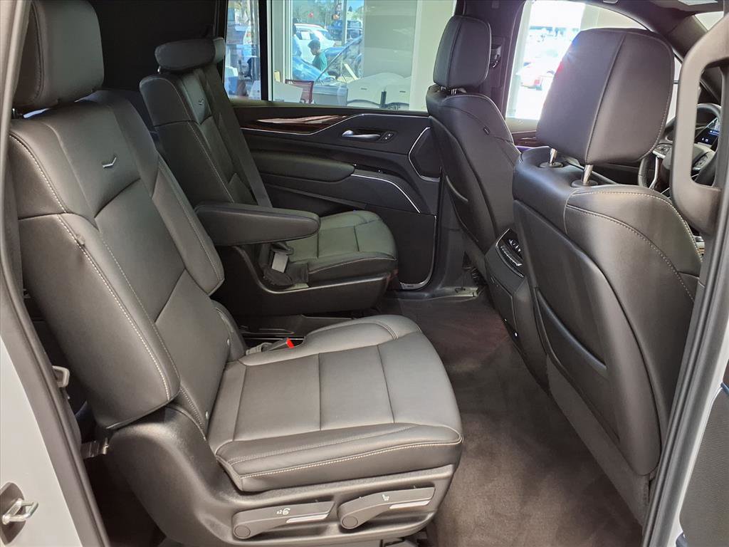 Certified 2024 Cadillac Escalade ESV Luxury image 14