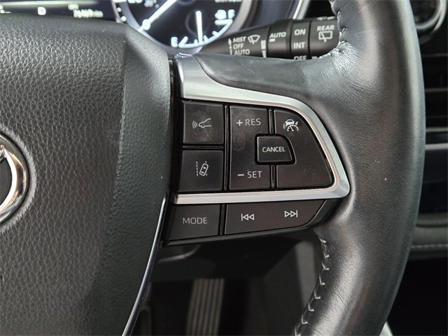 Used 2021 Toyota Highlander Platinum image 34