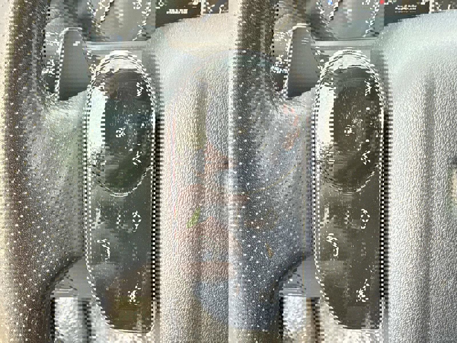 Used 2020 Land Rover Range Rover Velar S image 32