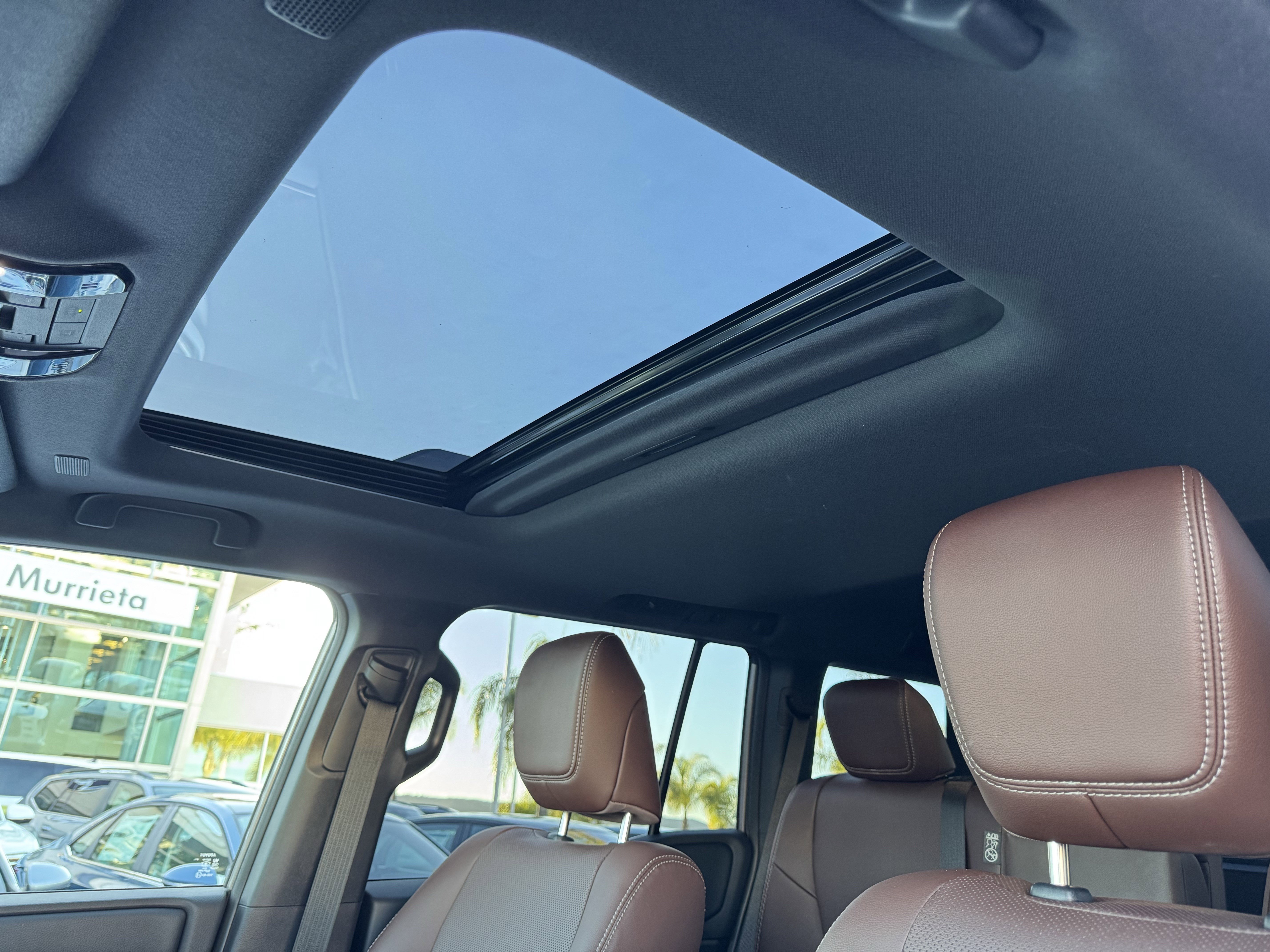 Used 2025 Toyota Land Cruiser image 31