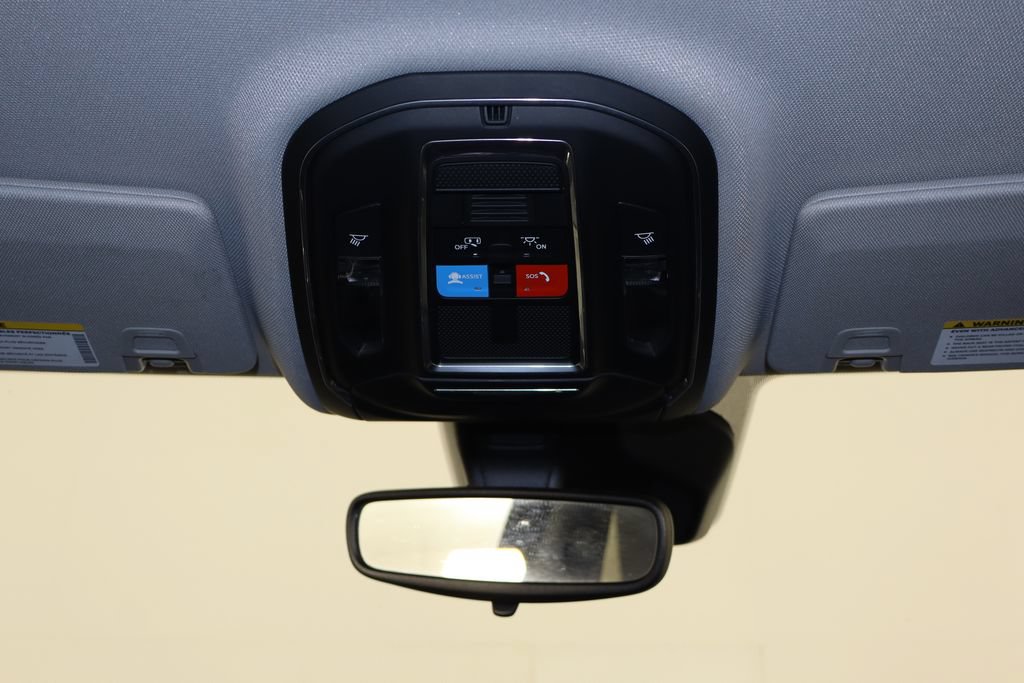 Used 2023 Jeep Grand Cherokee Laredo w/ Trailer Tow Prep Group (B) AWD/4WD image 24