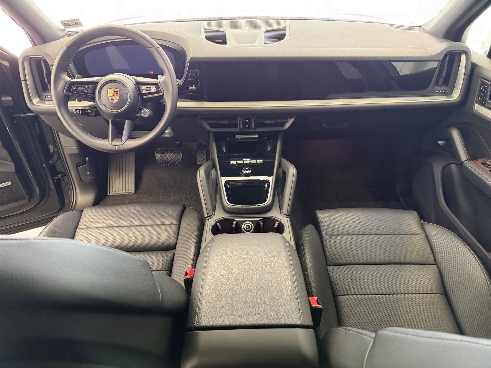 Certified 2025 Porsche Cayenne image 17