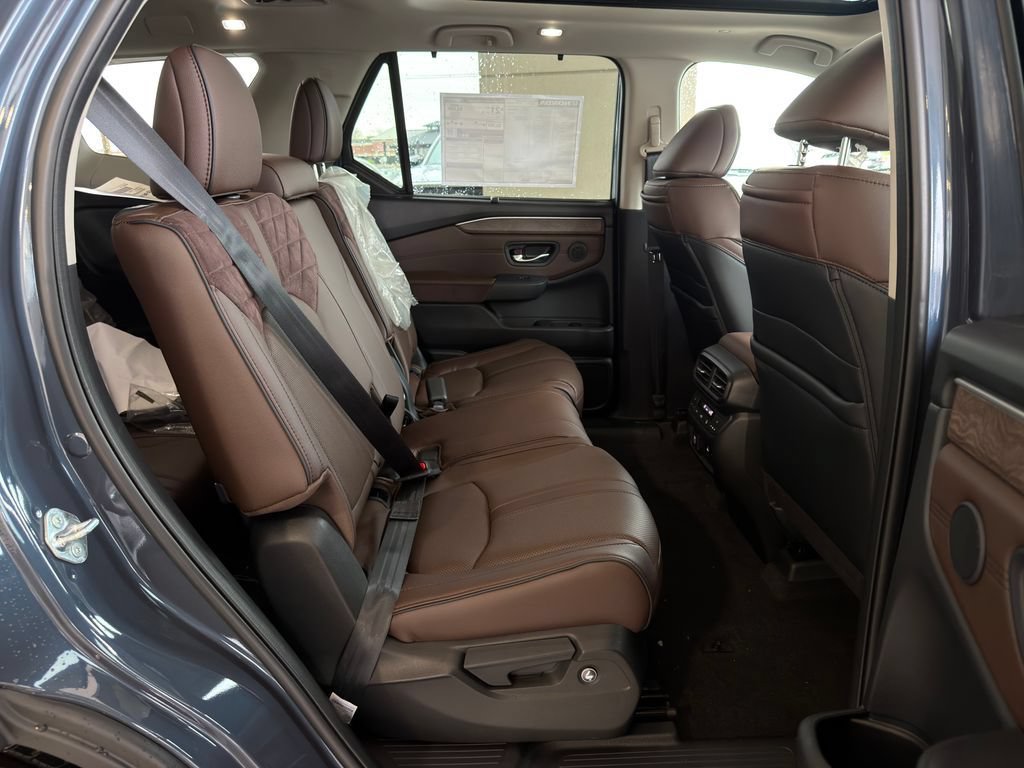 Used 2026 Honda Pilot Elite image 24