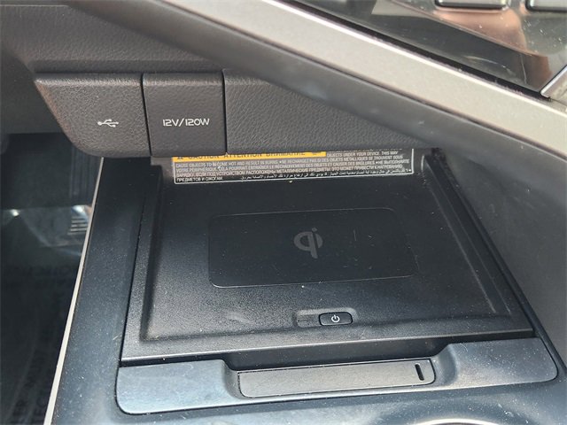 Used 2020 Toyota Camry SE w/ Sunroof Package FWD image 22