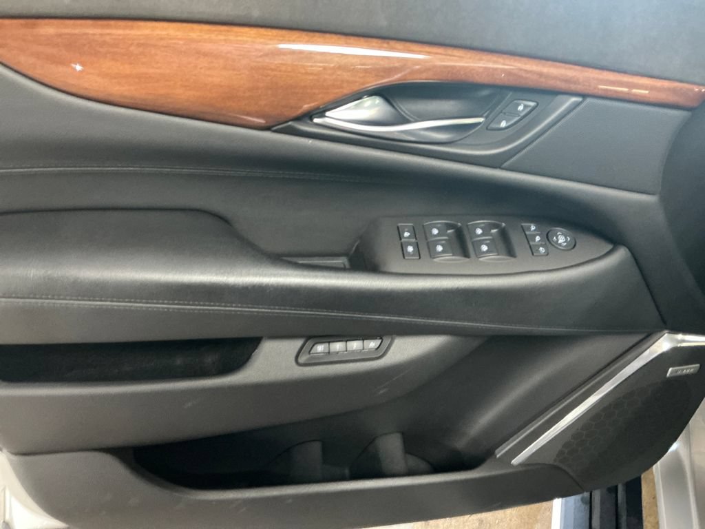 Used 2016 Cadillac Escalade Premium AWD/4WD image 15