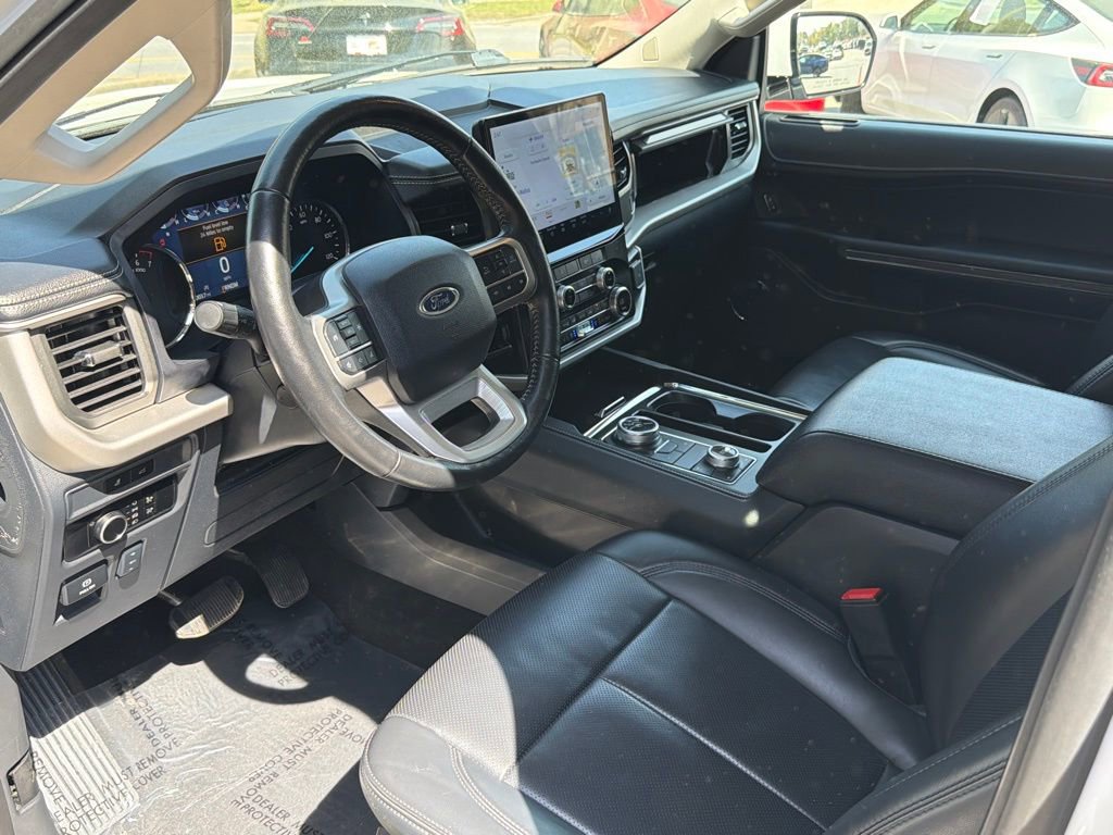 Used 2024 Ford Expedition XLT image 24