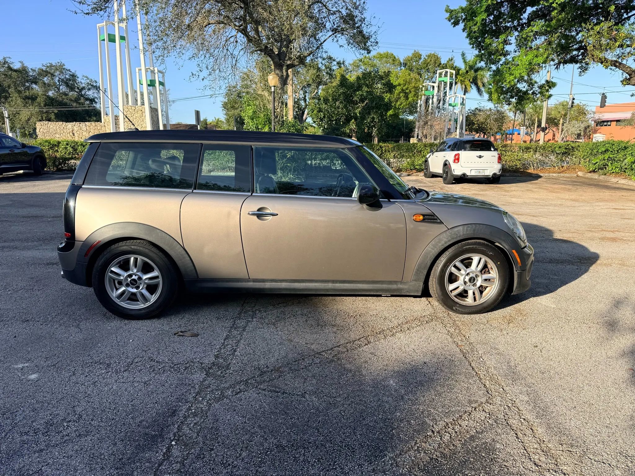 Used 2013 MINI Cooper Clubman image 3