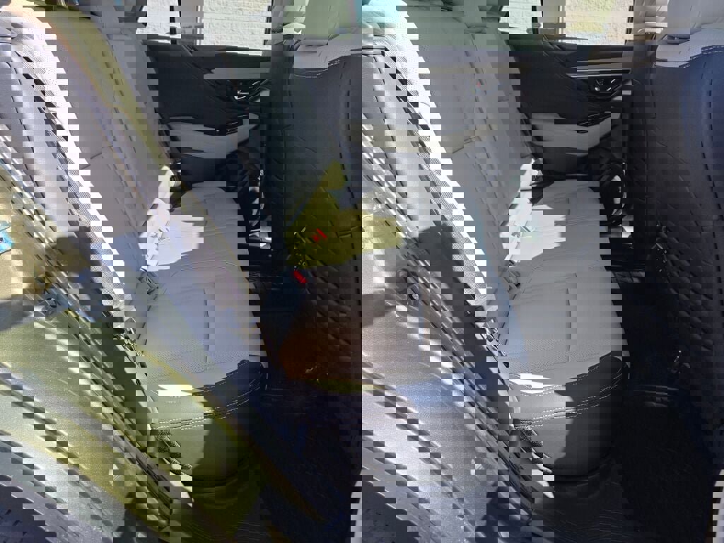 New 2025 Subaru Outback Limited image 9